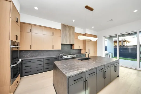 $2,990,000 | 2232 Swift Boulevard, Houston, TX 77030