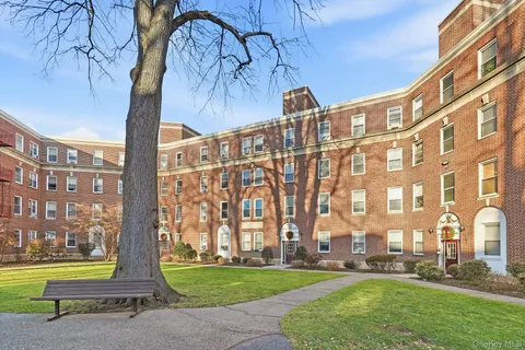 $229,999 | 445 Gramatan Avenue, Unit GD1, Mount Vernon, NY 10552