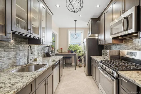 $229,999 | 445 Gramatan Avenue, Unit GD1, Mount Vernon, NY 10552