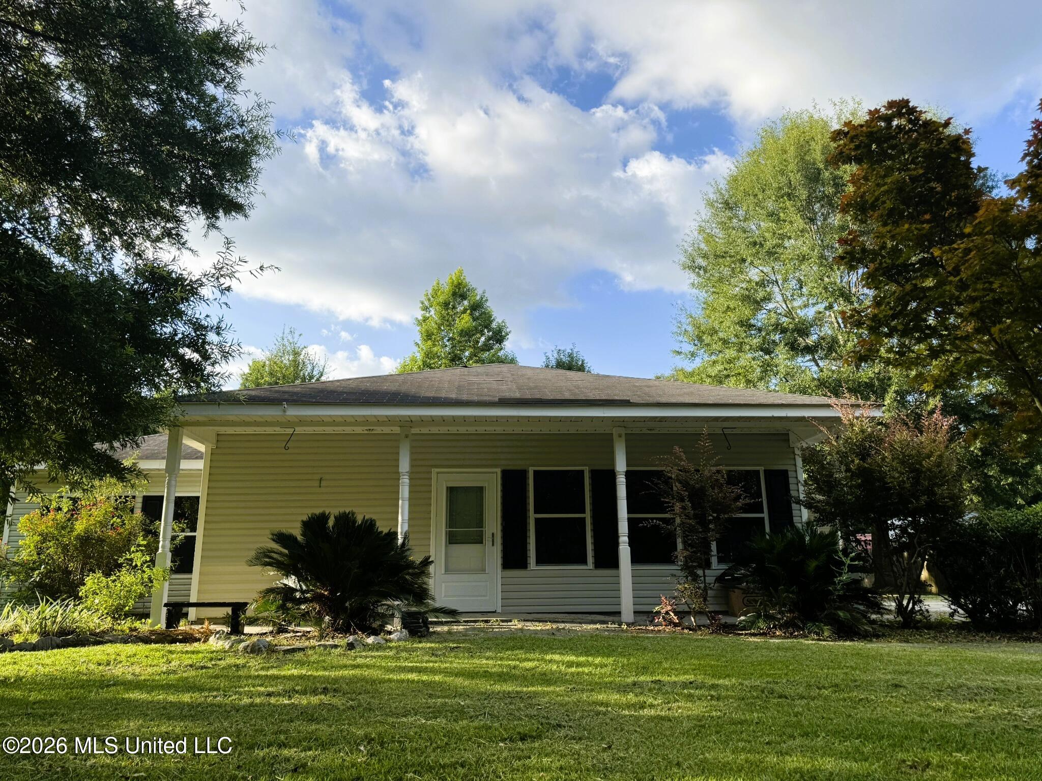 117 Williamsburg Rd front