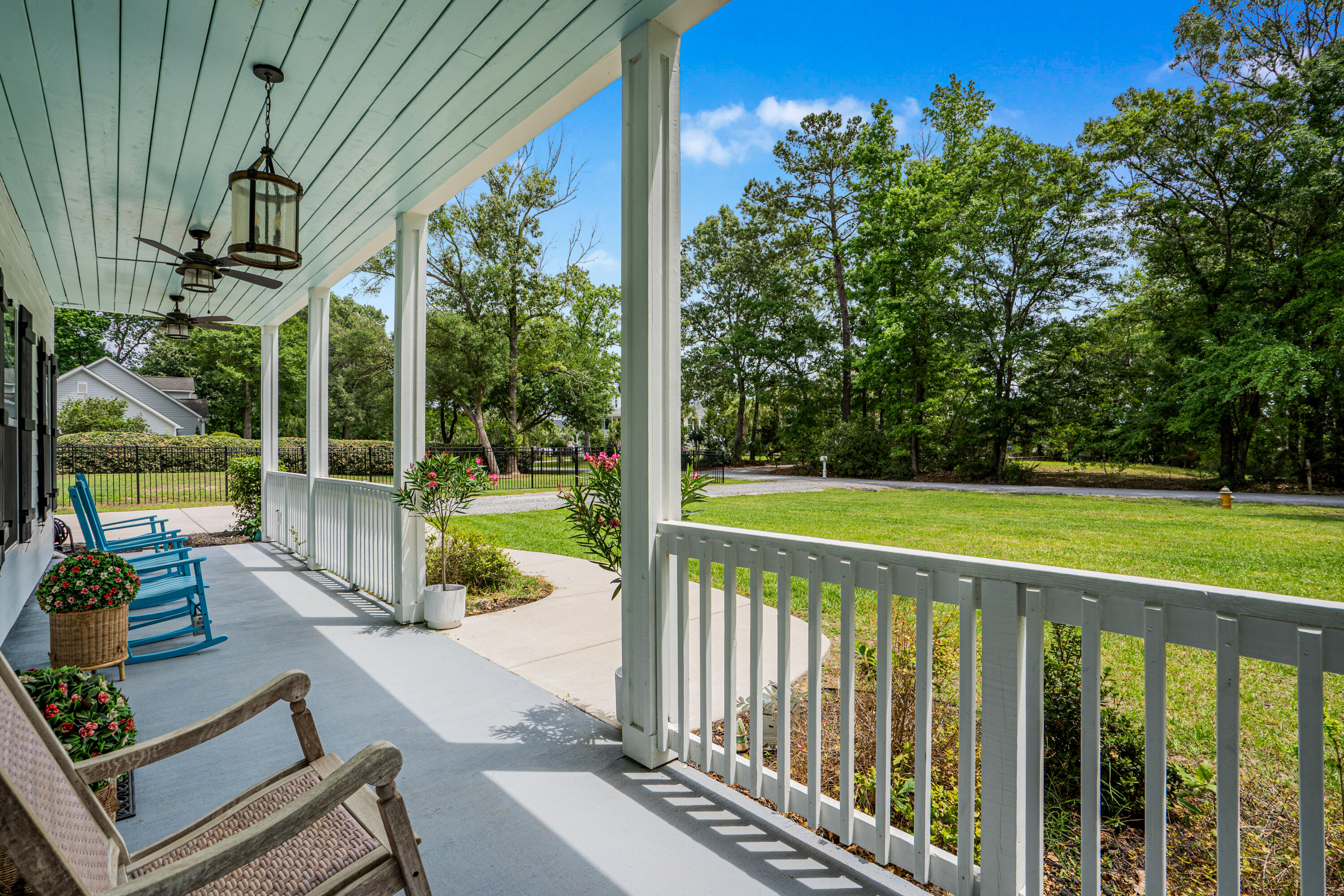 5681 Captain Kidd Road Hollywood, SC 29449 - Photo 11 of 49 Front porch