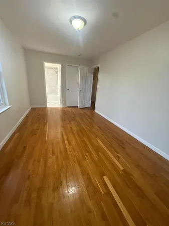 $2,700 | 335 Broadway (private Road) Elizabeth Port, Unit 2, Elizabeth Port, NJ 07206