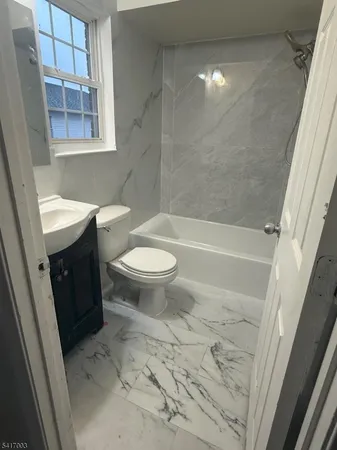 $2,700 | 335 Broadway (private Road) Elizabeth Port, Unit 2, Elizabeth Port, NJ 07206