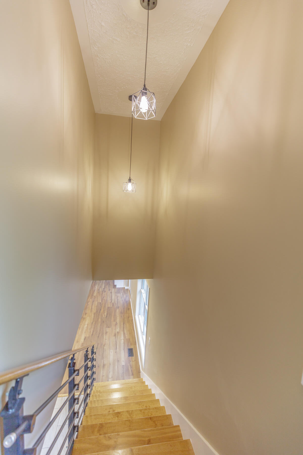 102 Bandy Road LaFayette, GA 30728 - Photo 23 of 40 Stairs