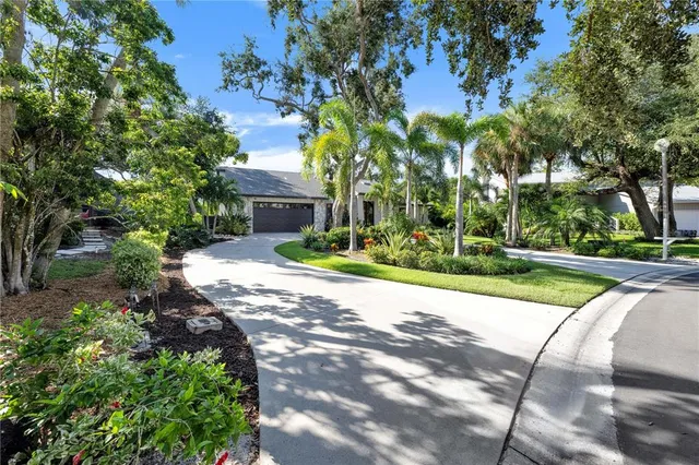 $2,249,000 | 5361 Siesta Court, Sarasota, FL 34242