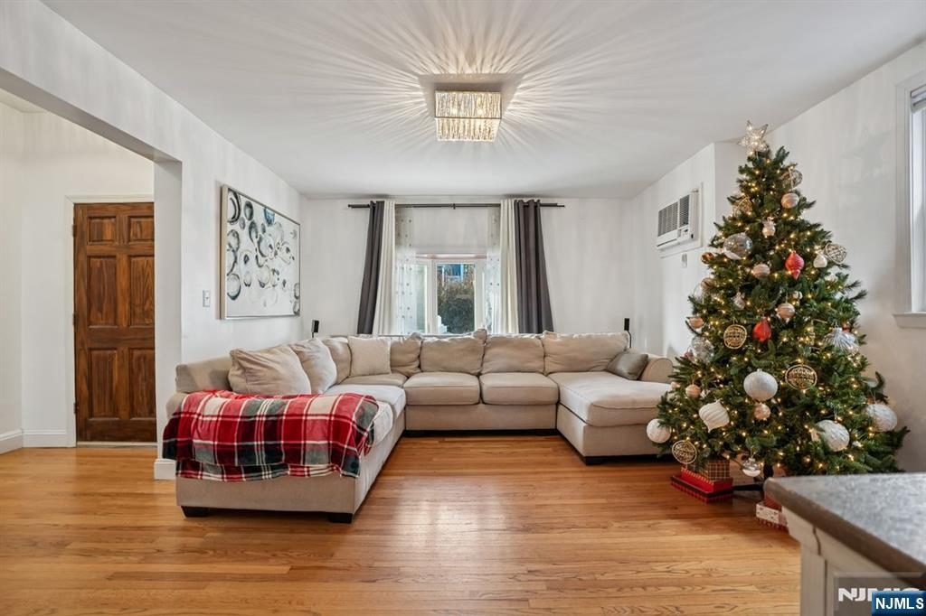 113 Valley Road Clifton, NJ 07013 - Photo 4 of 29