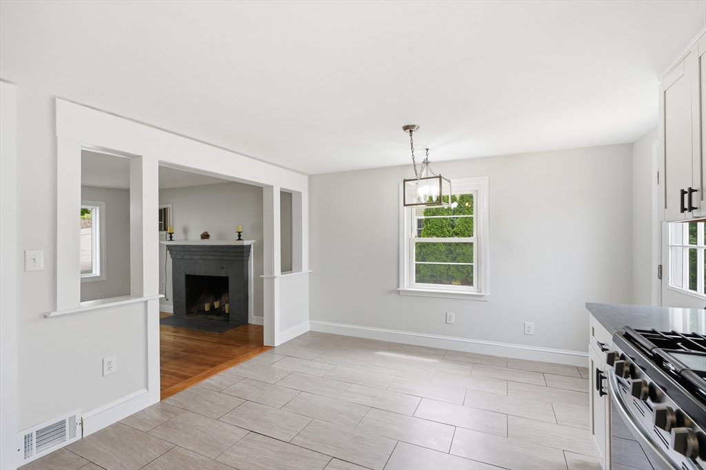 25 Julia Road Weymouth, MA 02191 - Photo 12 of 34