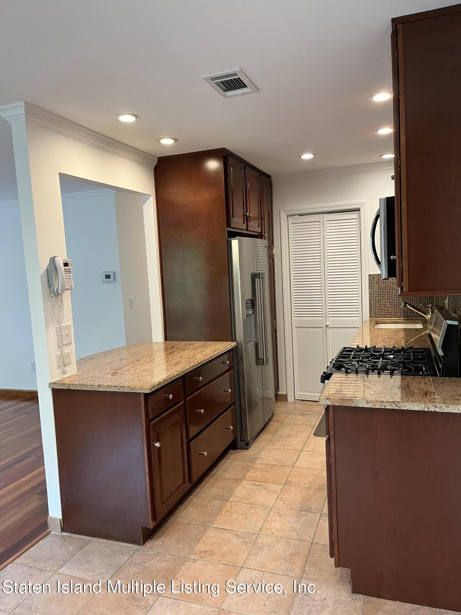 581 Correll Avenue, Unit UPPR Staten Island, NY 10309 - Photo 3 of 17 3