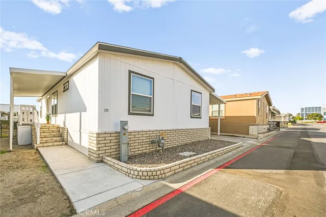 $195,000 | 16860 Slover Avenue, Unit 70, Fontana, CA 92337