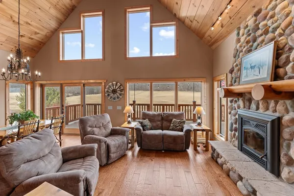 $1,150,000 | E7748 Mill Road, Spring Green, WI 53588