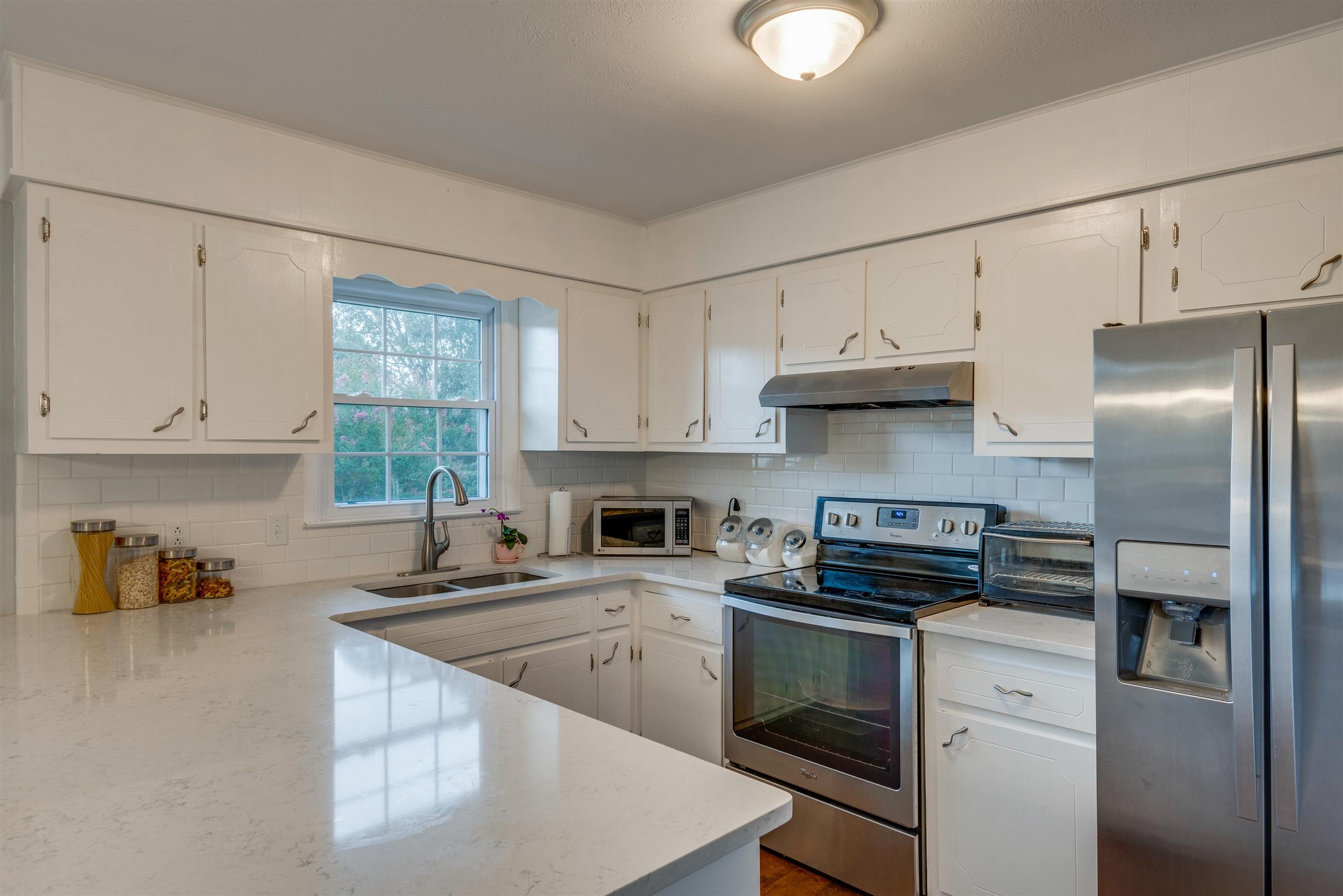 1050 Fleet Town Road Dickson, TN 37055 - Photo 4 of 25 Beautiful Quartz Countertops