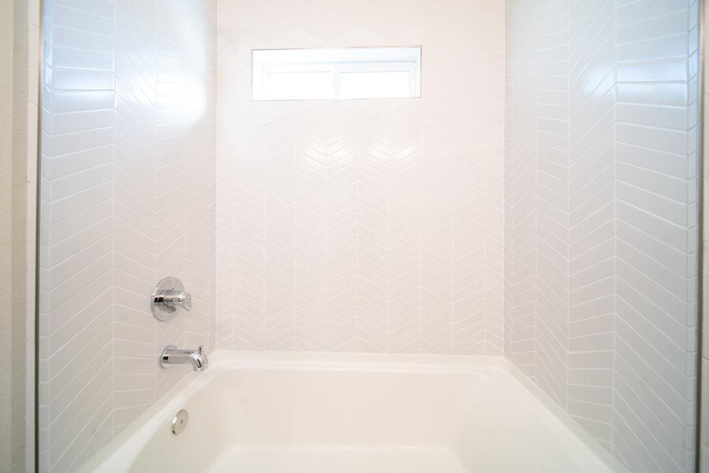 1701 Ringwood Avenue San Jose, CA 95131 - Photo 25 of 59 a bathroom with a bathtub