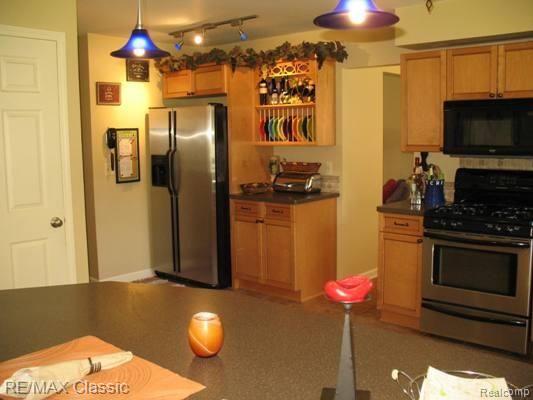 405 Worthington Road Canton, MI 48188 - Photo 14 of 18 HIGH END LIGHTING PACKAGE