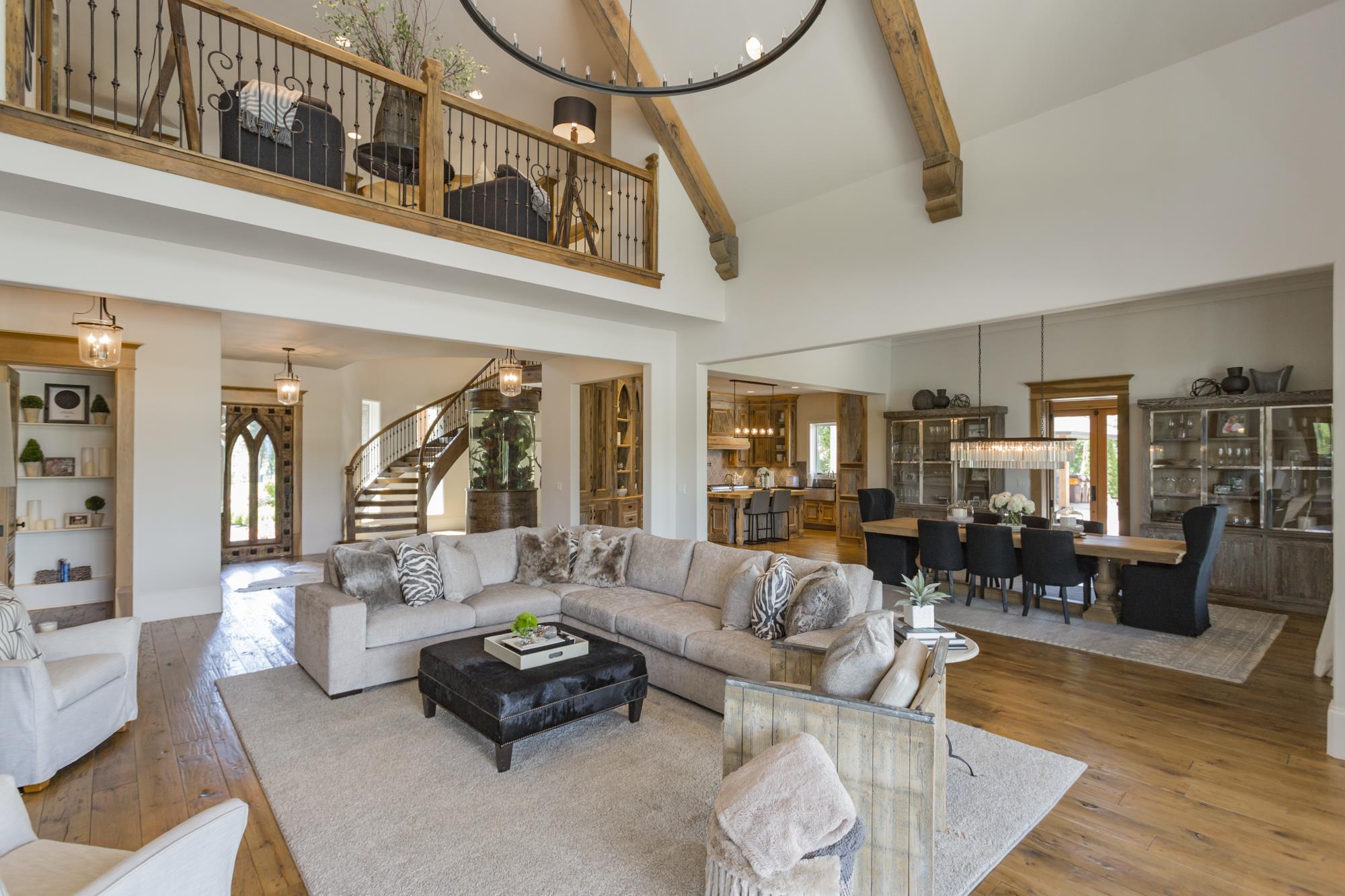 The Perfect balance between Modern & Rustic!