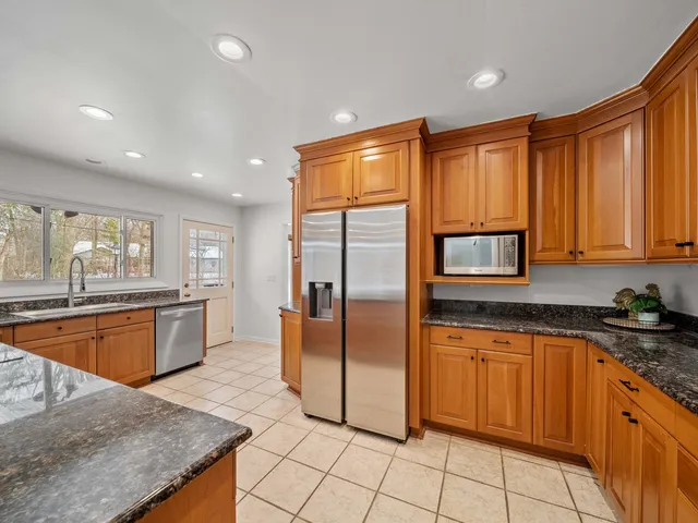 $845,000 | 16 Yorkshire Drive, Lincolnshire, IL 60069