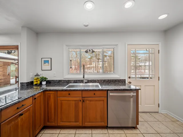 $845,000 | 16 Yorkshire Drive, Lincolnshire, IL 60069