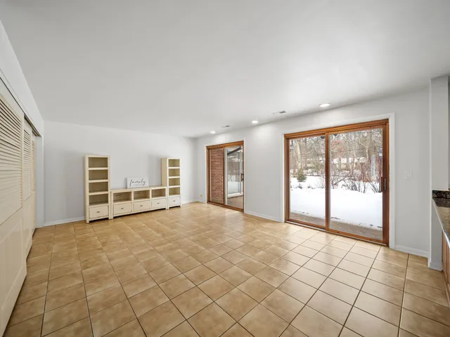 $845,000 | 16 Yorkshire Drive, Lincolnshire, IL 60069