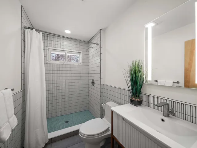 $845,000 | 16 Yorkshire Drive, Lincolnshire, IL 60069