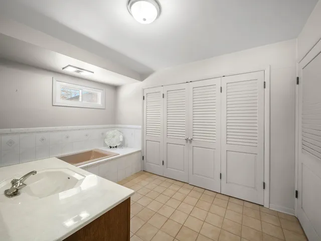 $845,000 | 16 Yorkshire Drive, Lincolnshire, IL 60069