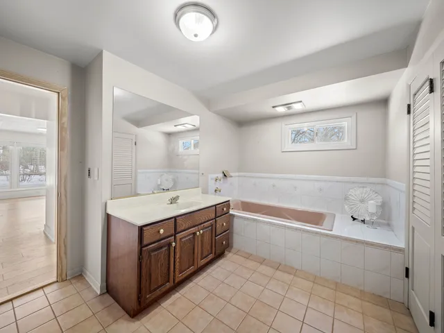 $845,000 | 16 Yorkshire Drive, Lincolnshire, IL 60069