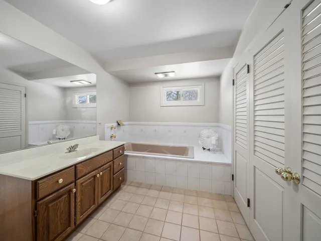 $845,000 | 16 Yorkshire Drive, Lincolnshire, IL 60069