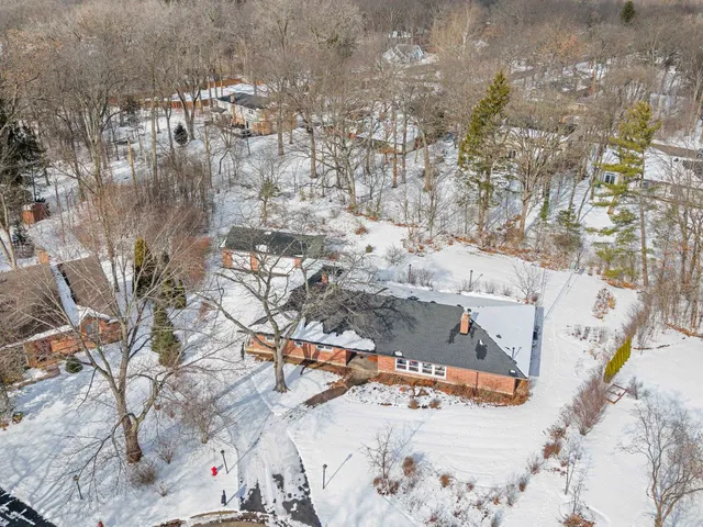 $845,000 | 16 Yorkshire Drive, Lincolnshire, IL 60069