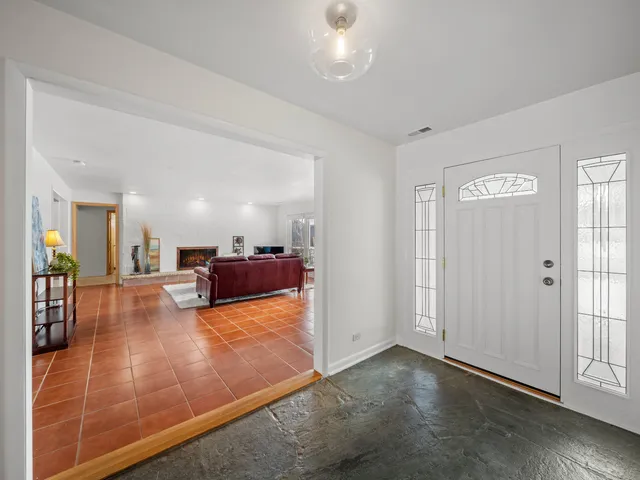 $845,000 | 16 Yorkshire Drive, Lincolnshire, IL 60069