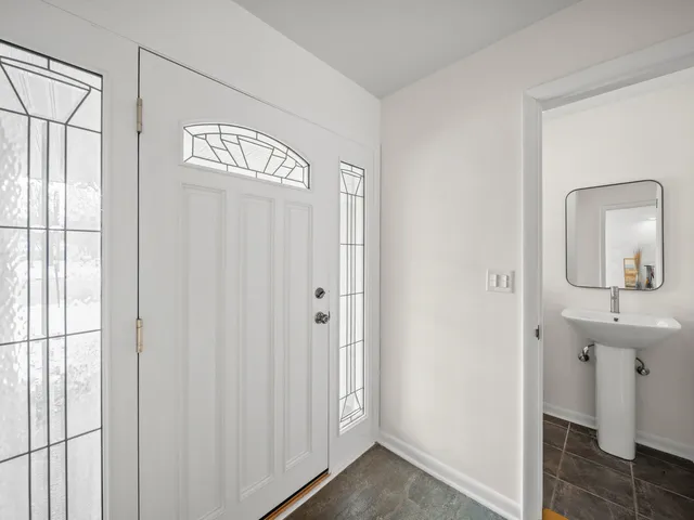 $845,000 | 16 Yorkshire Drive, Lincolnshire, IL 60069