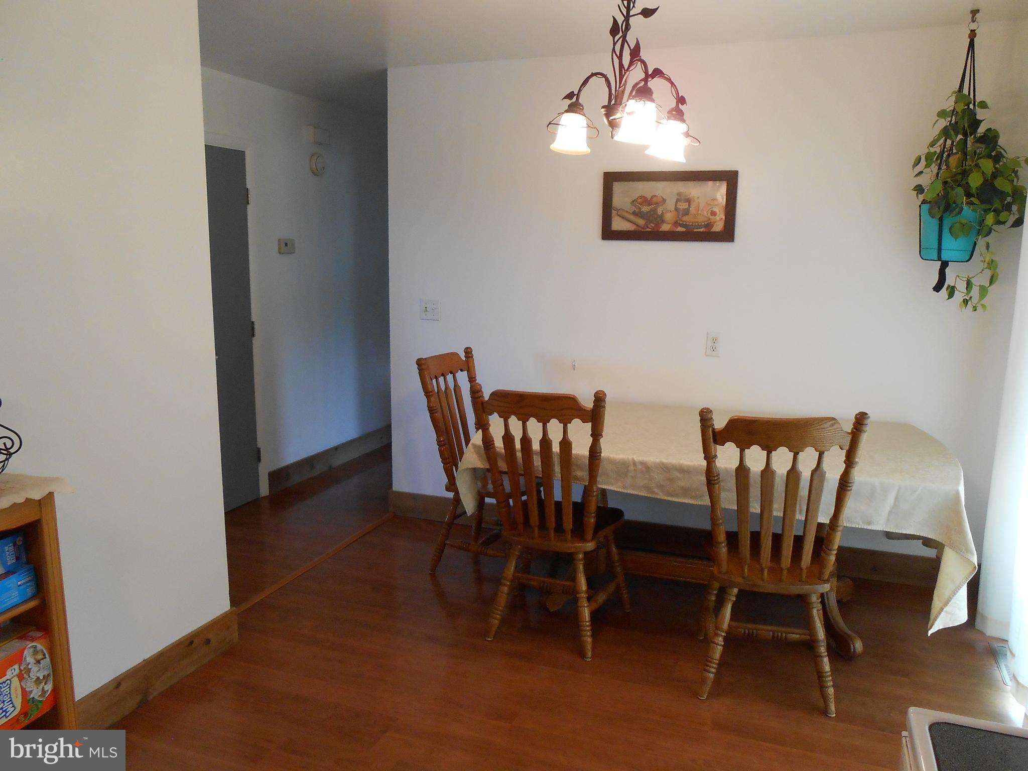 1252 Iron Bridge Road Columbia, PA 17512 - Photo 11 of 47 Dining area