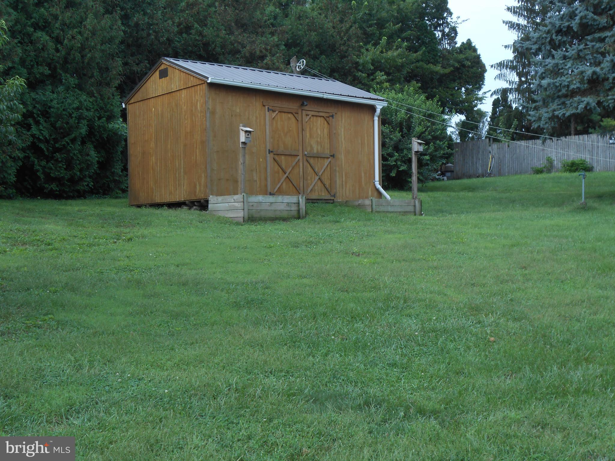 1252 Iron Bridge Road Columbia, PA 17512 - Photo 39 of 47 16' x 12' storage shed