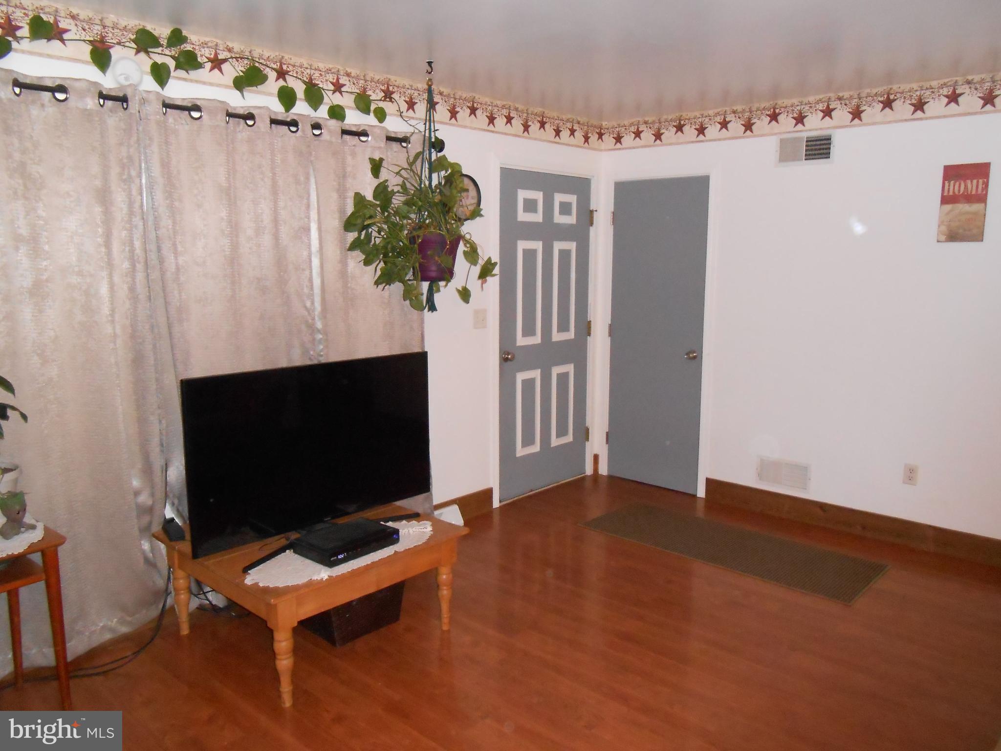 1252 Iron Bridge Road Columbia, PA 17512 - Photo 7 of 47 Entrance to living room