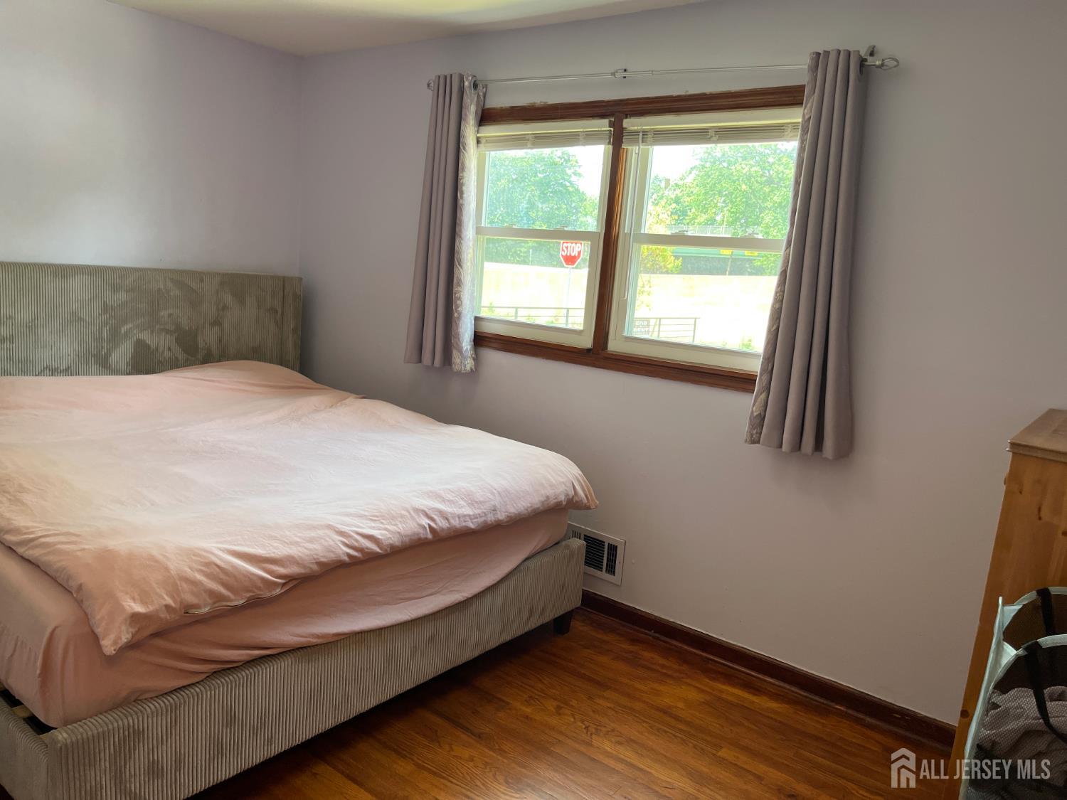 10 Travers Avenue Edison, NJ 08817 - Photo 2 of 10