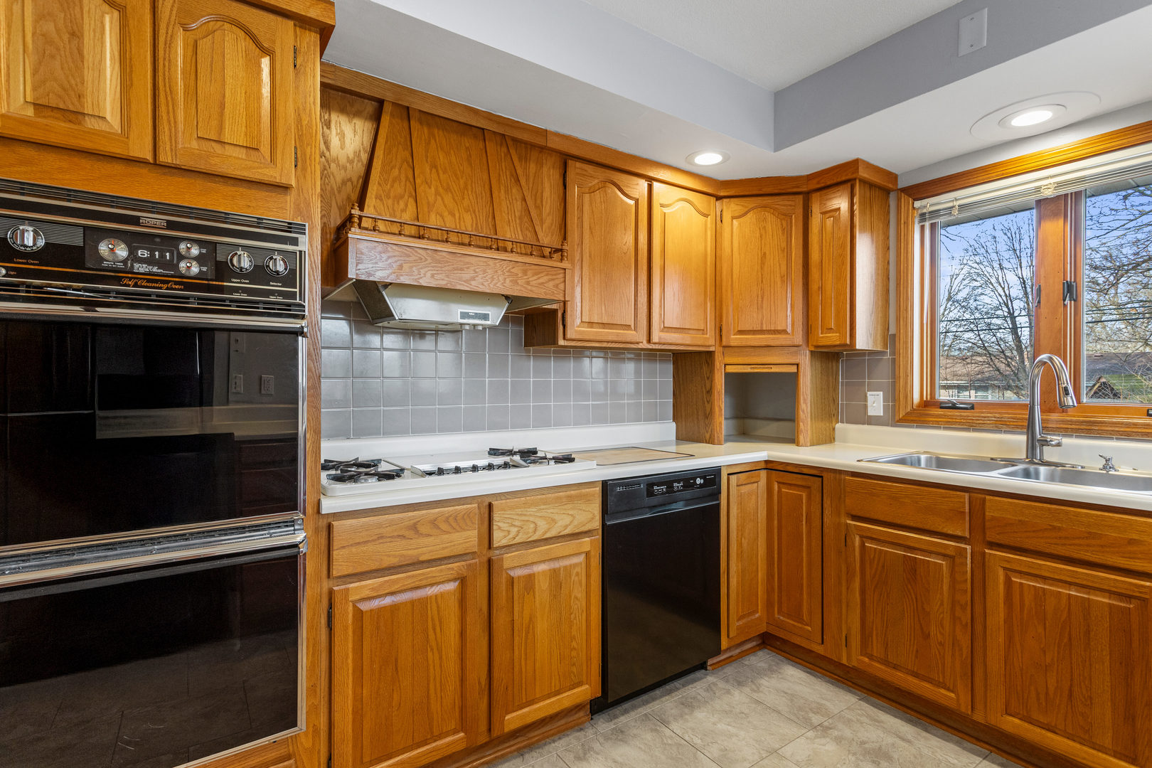 1203 Mayfair Road Champaign, IL 61821 - Photo 13 of 39 Gallery Image 13