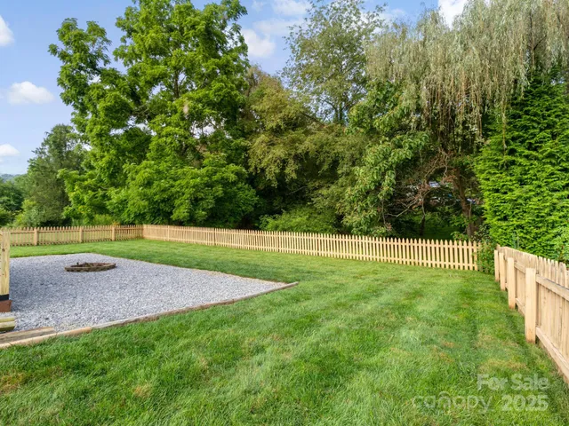 a view of a golf course