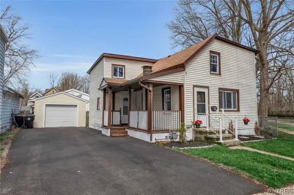$215,000 | 32 Elm Street, Tonawanda, NY 14150