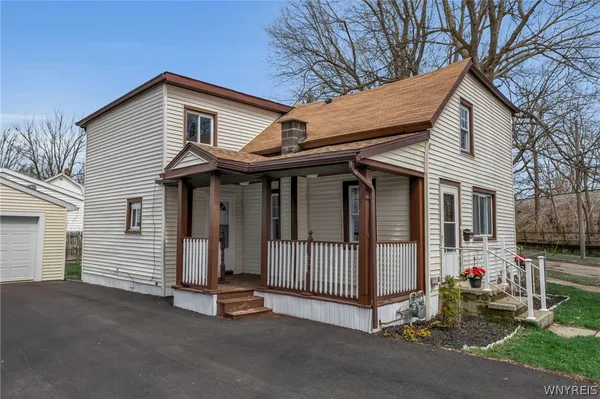 $215,000 | 32 Elm Street, Tonawanda, NY 14150