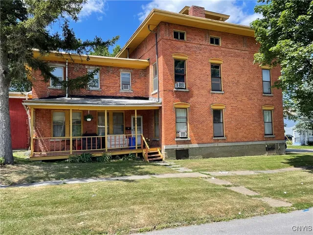 $220,000 | 318 Lansing Street, Utica, NY 13501