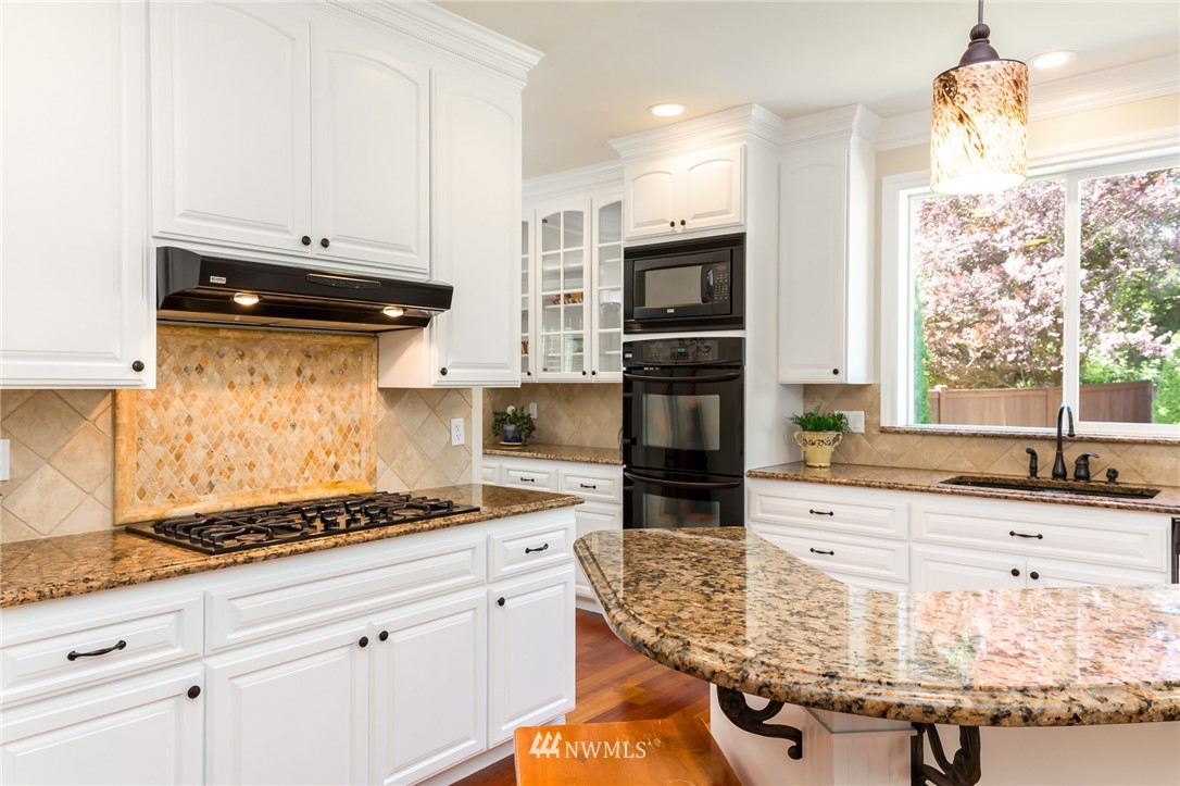 21218 36th Drive Southeast Bothell, WA 98021 - Photo 8 of 25