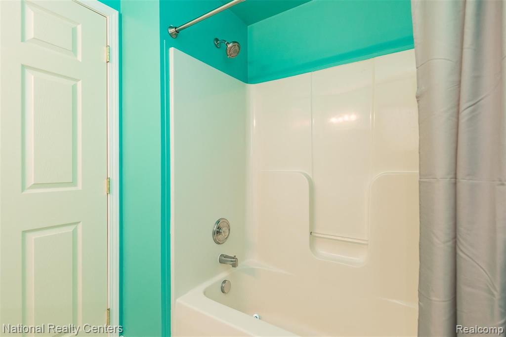 11740 Farmington Road Livonia, MI 48150 - Photo 27 of 31