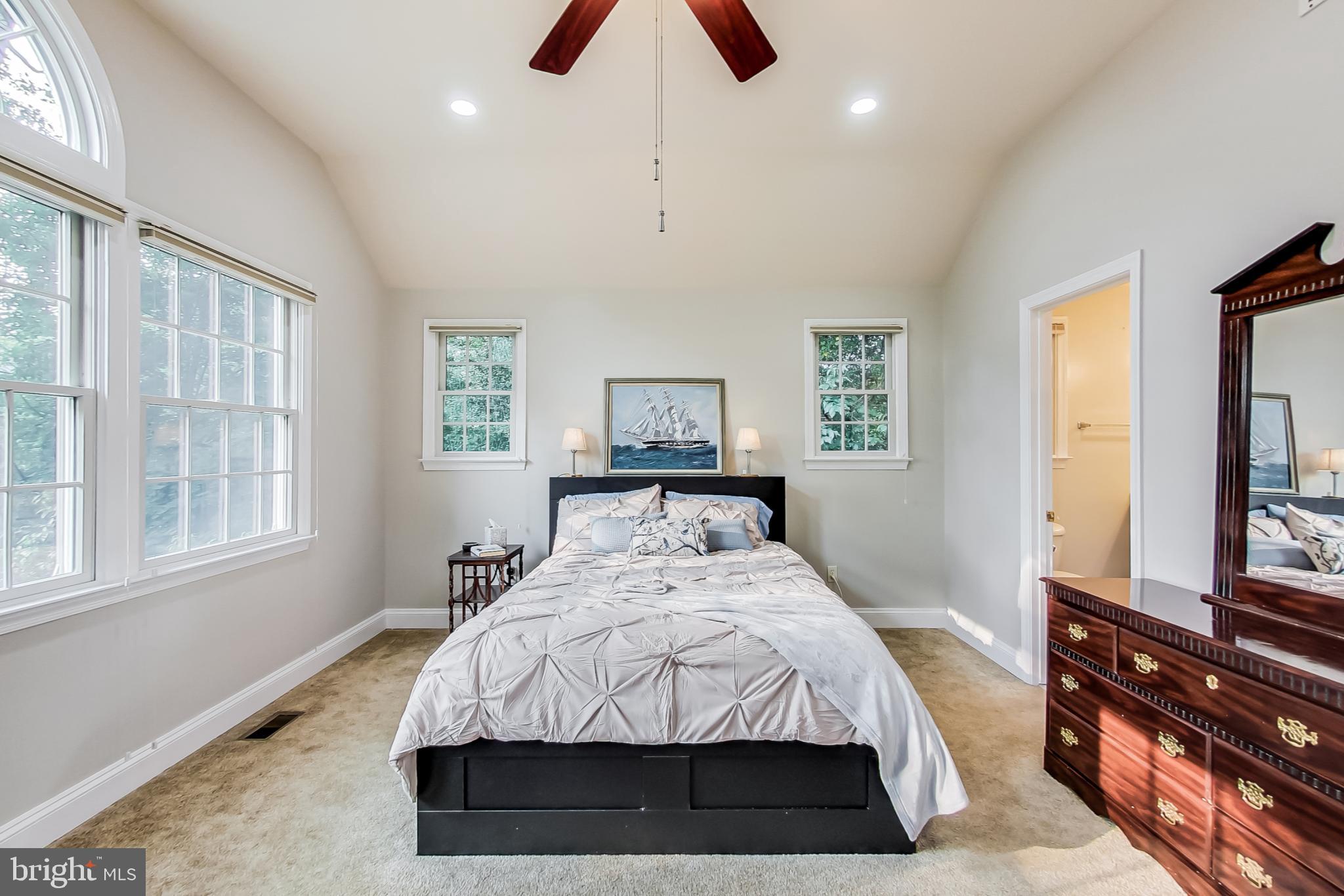 9608 Sutherland Road Silver Spring, MD 20901 - Photo 17 of 52