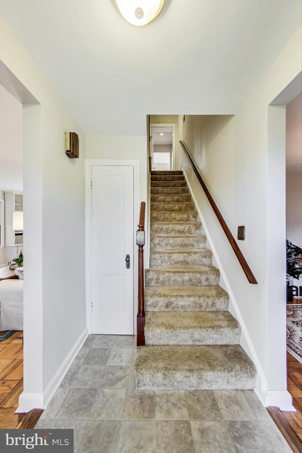 9608 Sutherland Road Silver Spring, MD 20901 - Photo 5 of 52