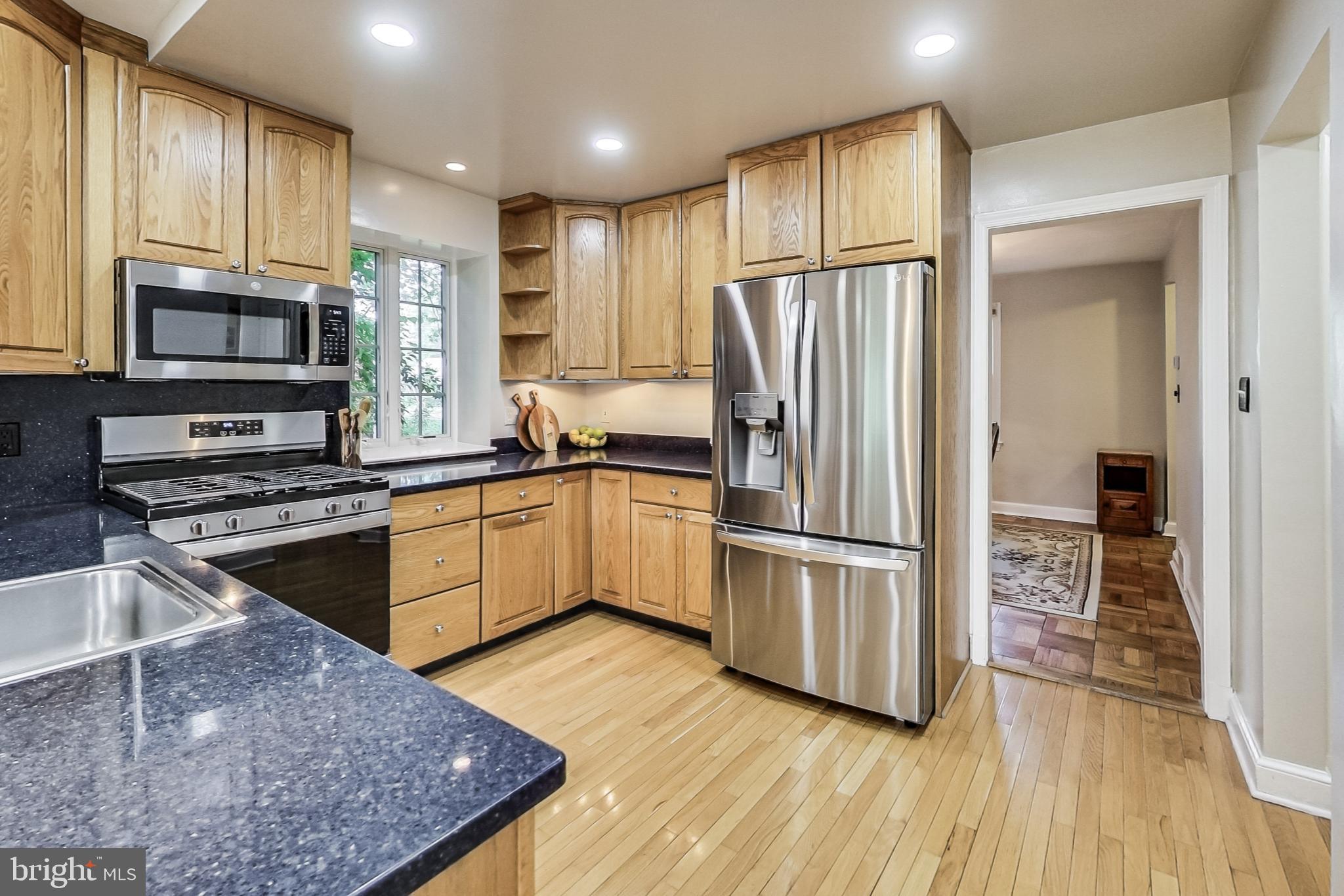 9608 Sutherland Road Silver Spring, MD 20901 - Photo 9 of 52