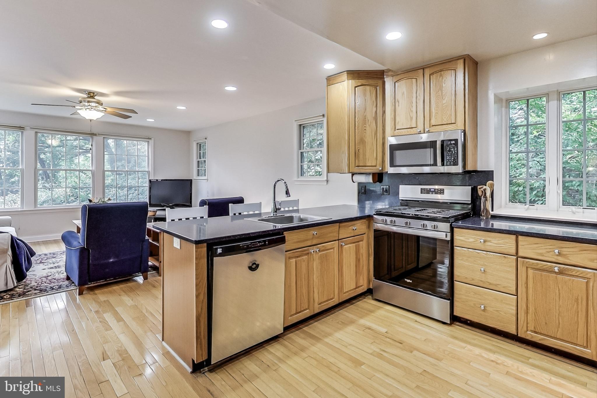 9608 Sutherland Road Silver Spring, MD 20901 - Photo 10 of 52