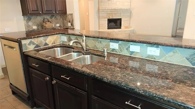 $2,400 | 11010 Sir Alex Drive, Tomball, TX 77375