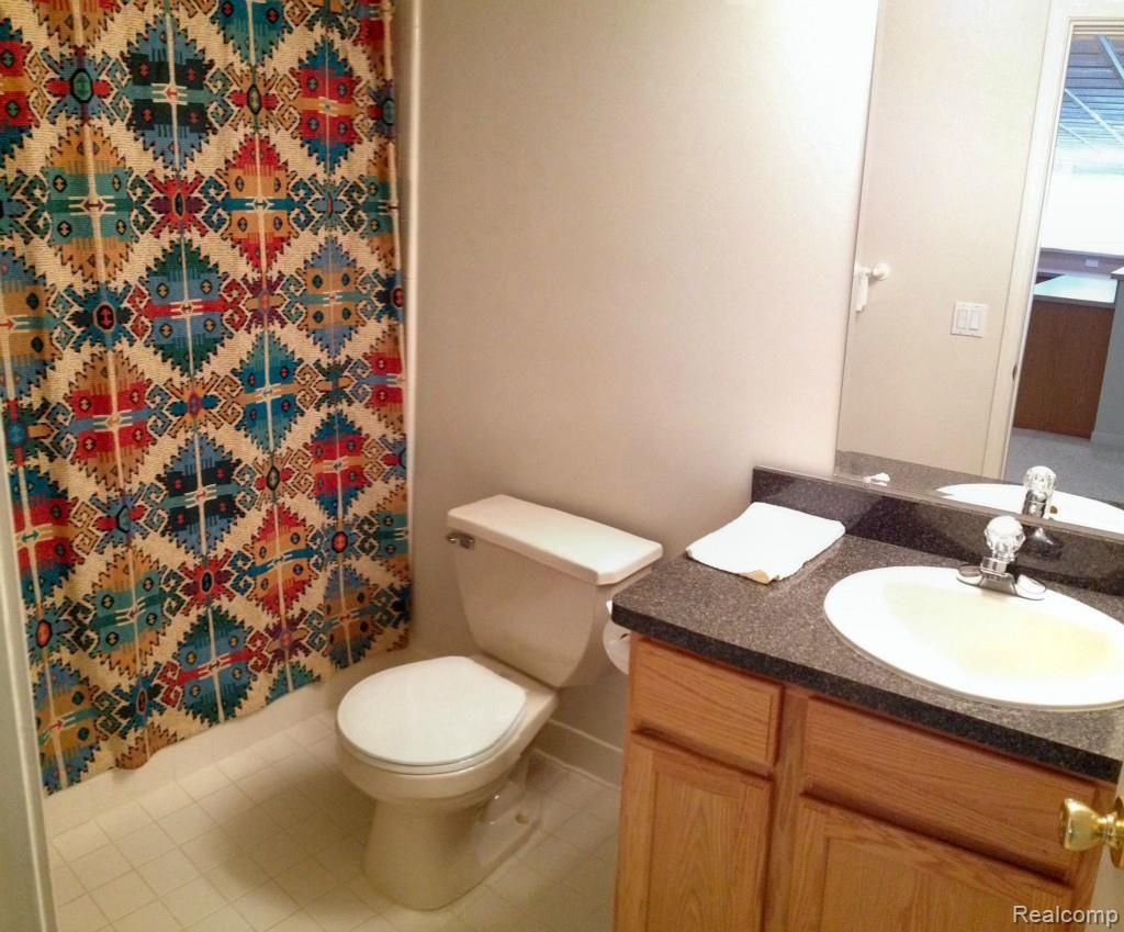 1640 Boulder Court Rochester, MI 48306 - Photo 30 of 35 basement bath 4.jpg