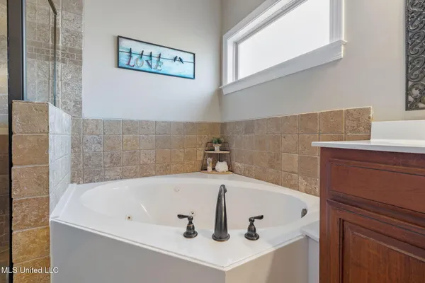 $549,500 | 7247 Eastern Drive, Olive Branch, MS 38654