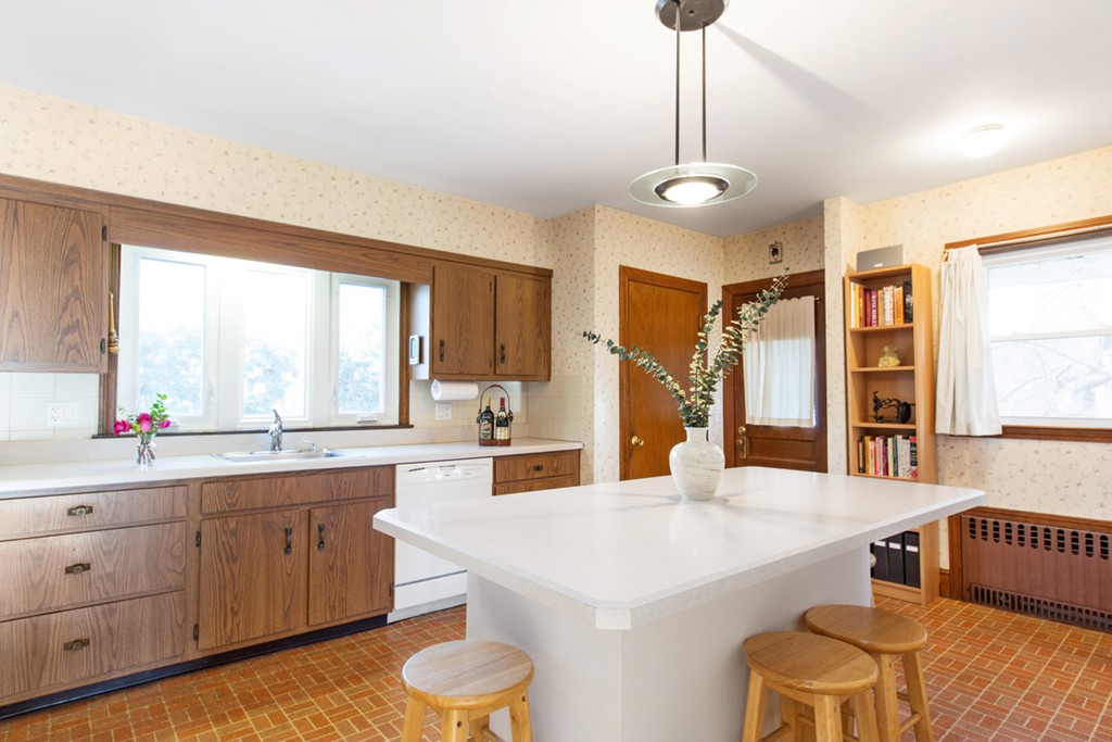 79 Dickerman Road Newton, MA 02461 - Photo 10 of 25 Gallery Image 10