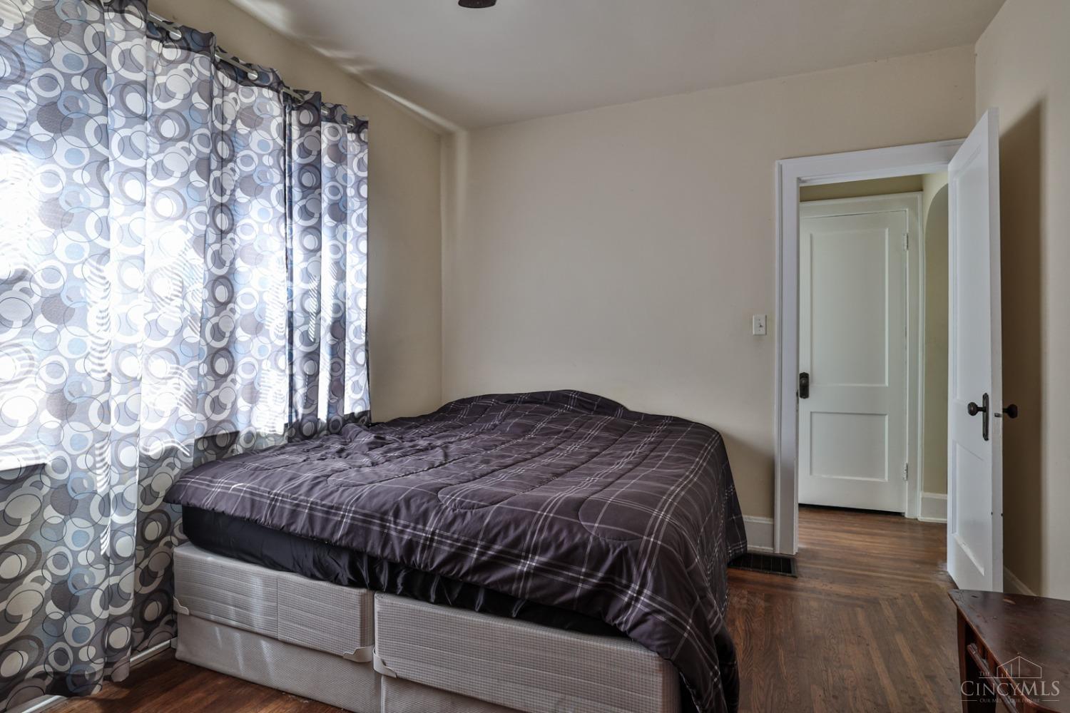 4935 Ralph Avenue Cincinnati, OH 45238 - Photo 11 of 39 Gallery Image 11