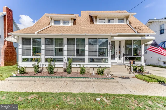 $2,100,000 | 19 Brooklyn Avenue, Rehoboth Beach, DE 19971