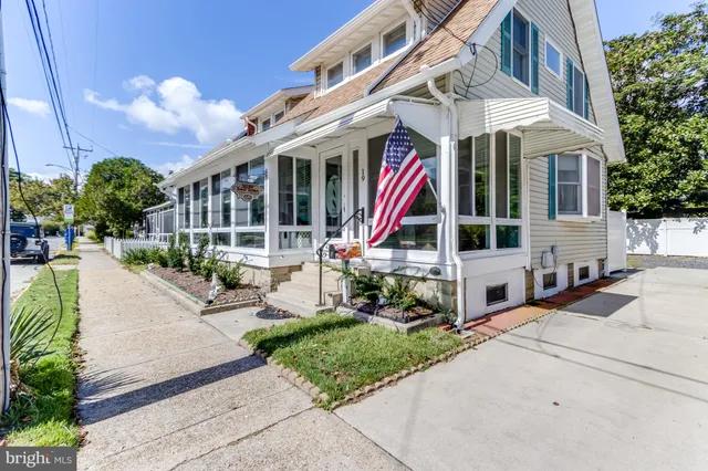 $2,100,000 | 19 Brooklyn Avenue, Rehoboth Beach, DE 19971